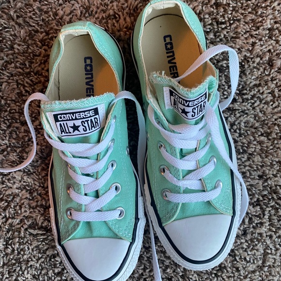 Converse shoes - Picture 3 of 8